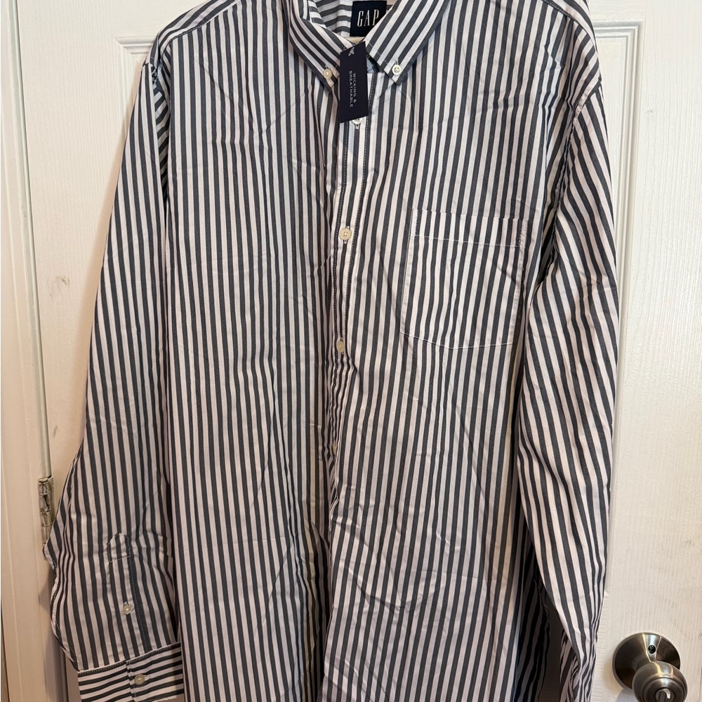 GAP Black and White Striped Shirt